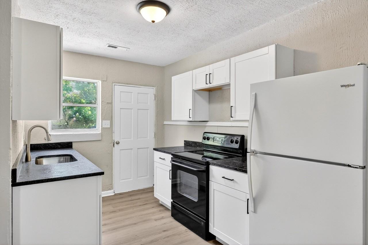 437 Carver Ln #1 - Photo 2 of 23