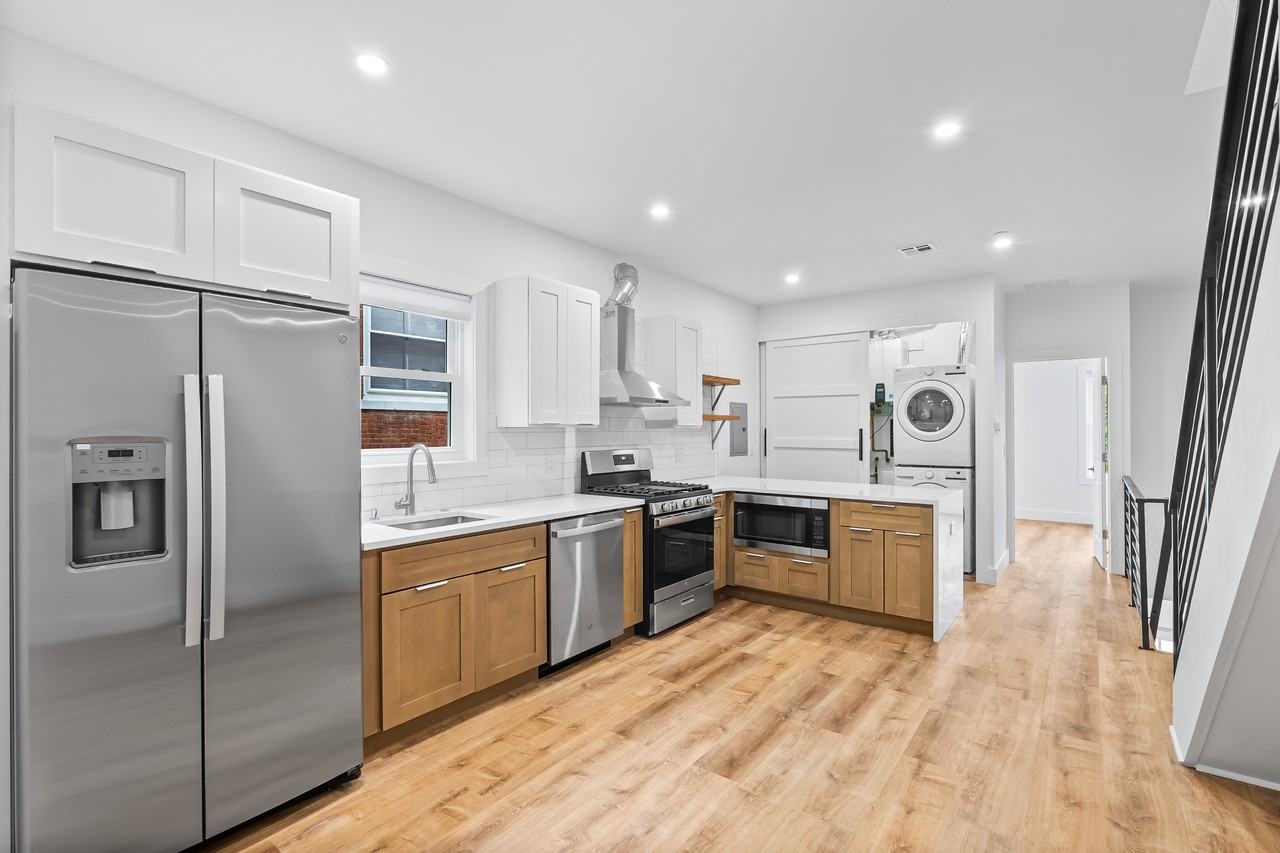 442 W Queen Ln #2 - Photo 6 of 11