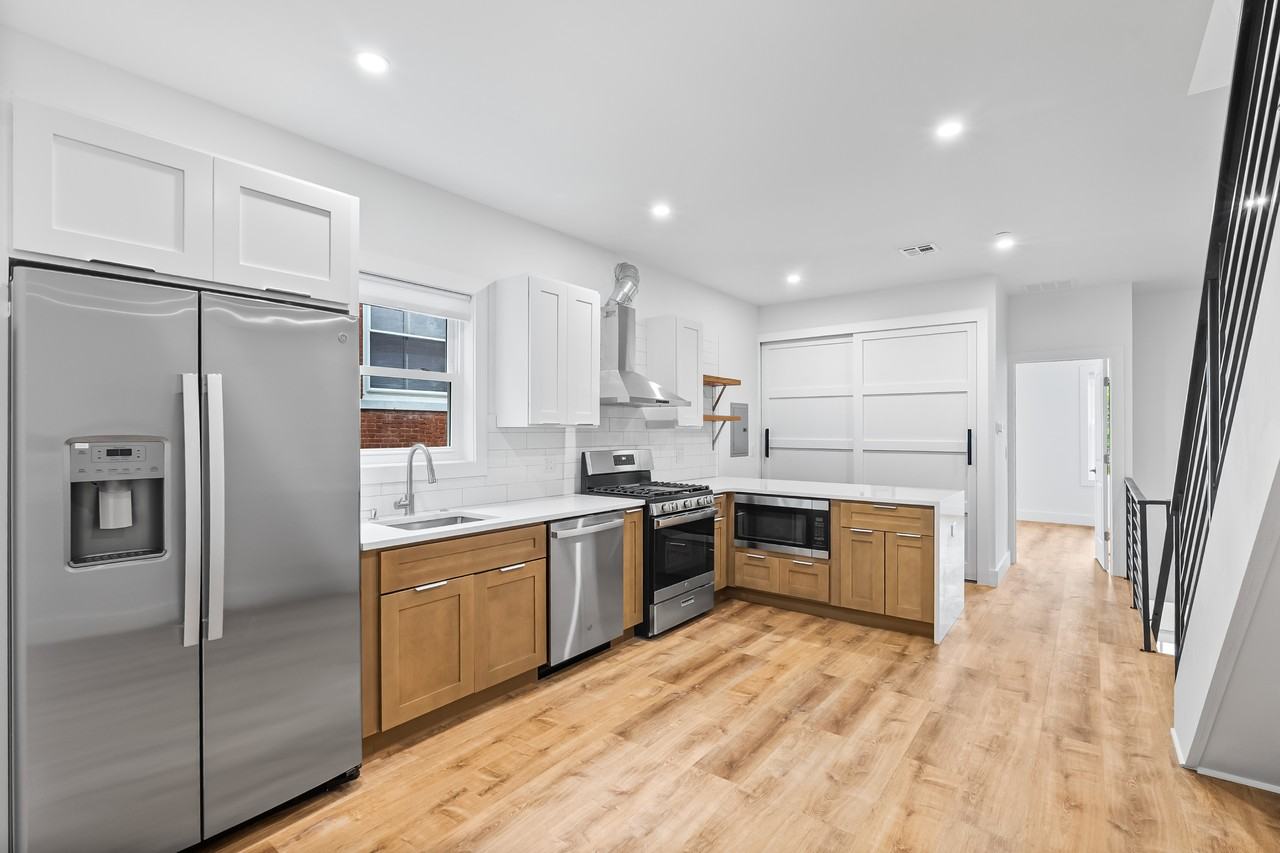 442 W Queen Ln #2 - Photo 7 of 11