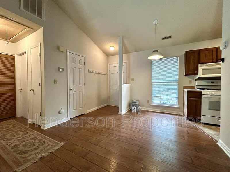 6718 Park Hickory Dr - Photo 3 of 15