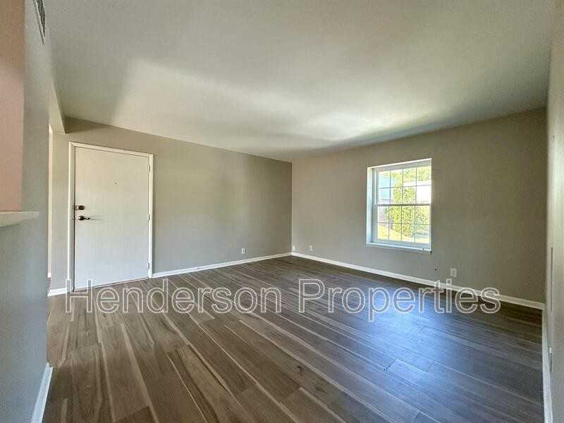 2614 - Photo 3 of 14