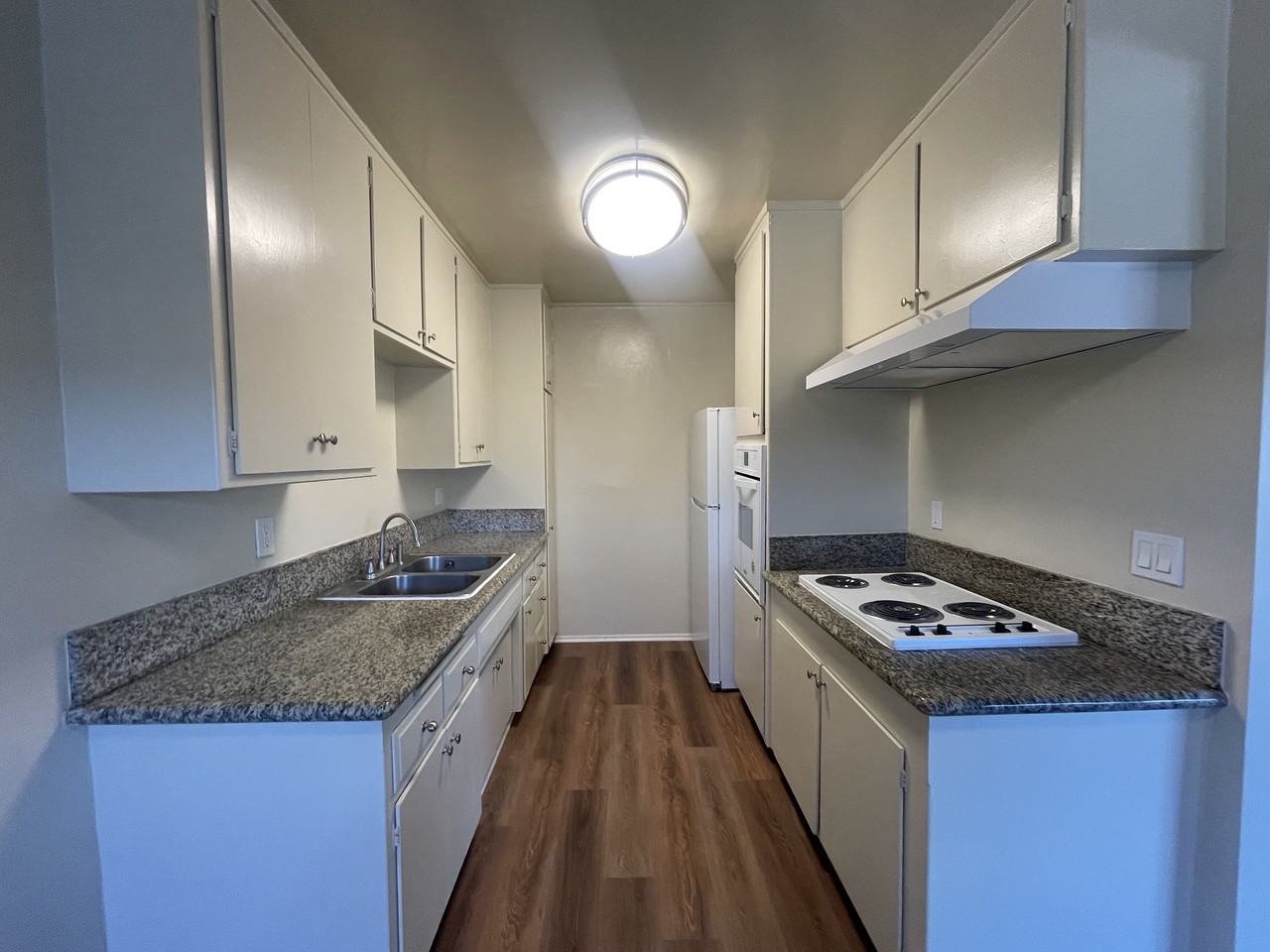 633 Walnut Street #7 - Photo 3 of 16