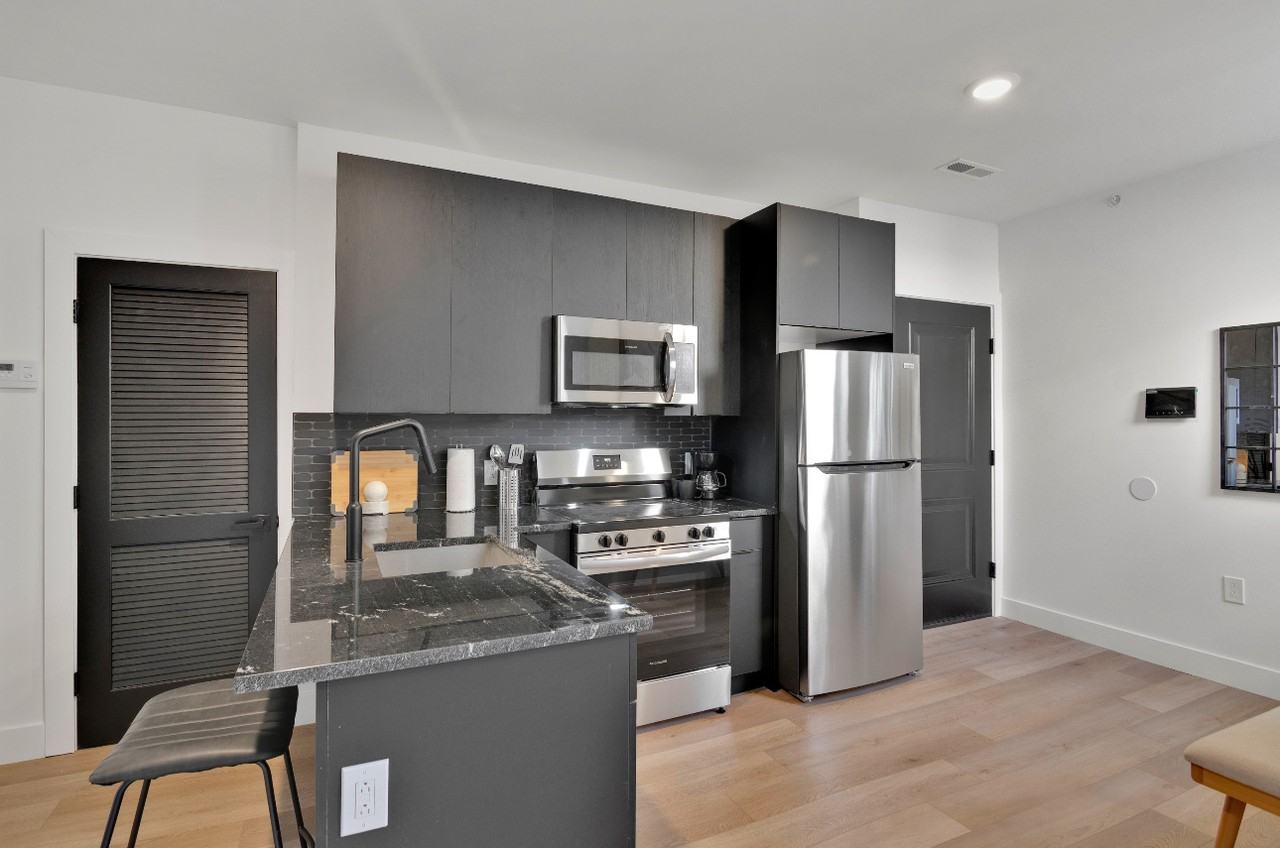 3138 N Broad St #4 - Photo 5 of 9