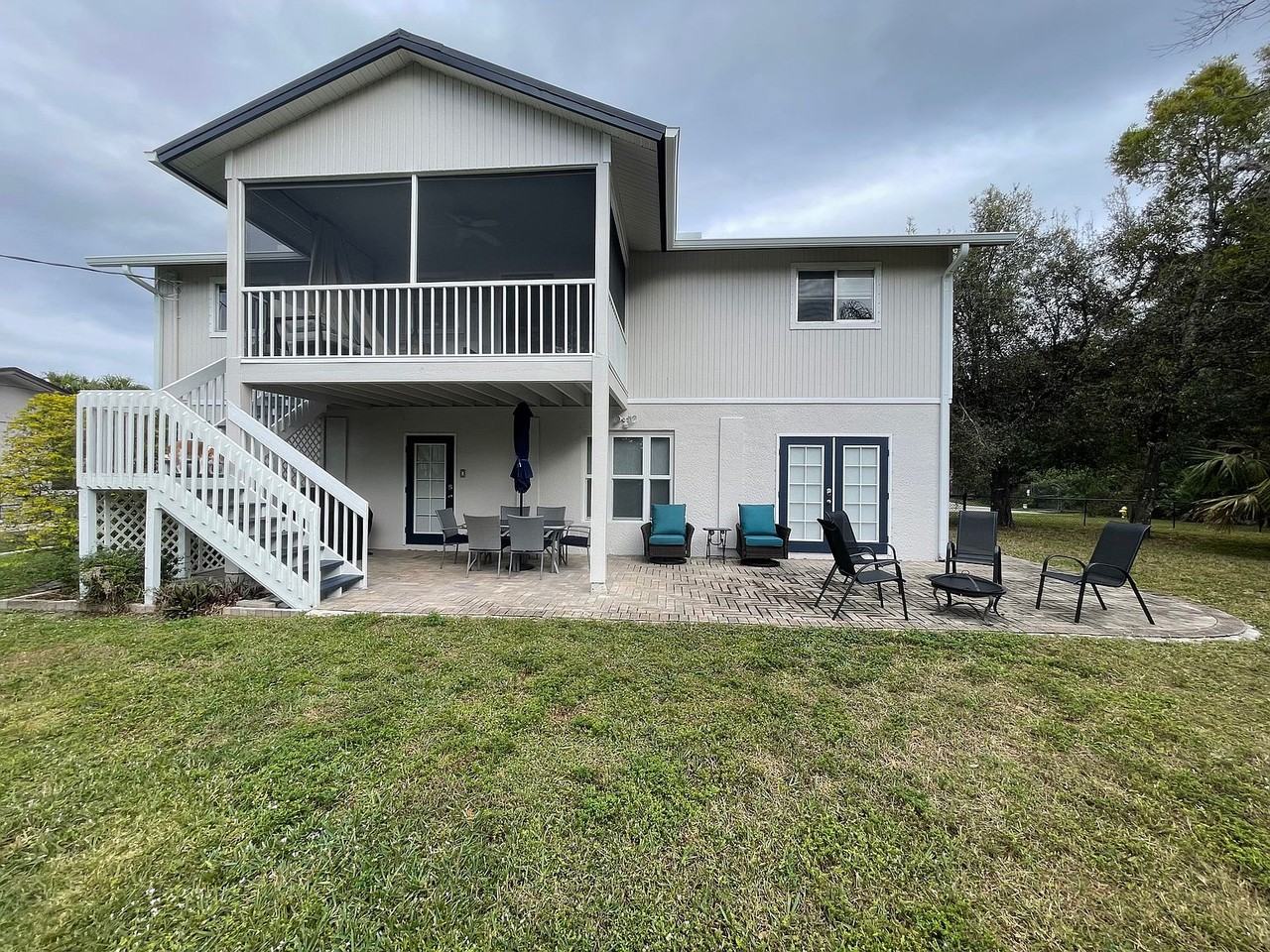 1337 Center Ln #1 - Photo 4 of 50