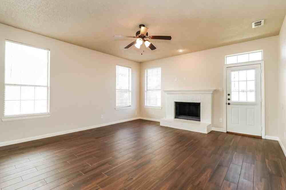 8821 Pedernales Trl - Photo 3 of 16