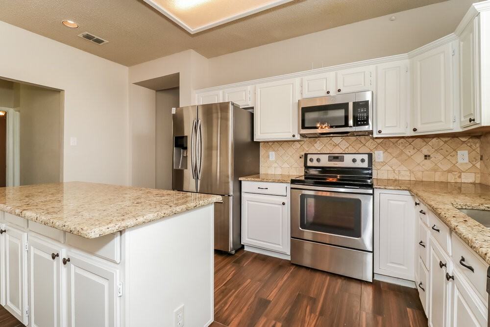 8821 Pedernales Trl - Photo 7 of 16