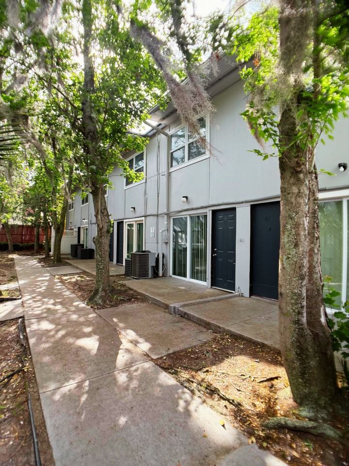 Arco Place Apartments - Photo 5 of 50