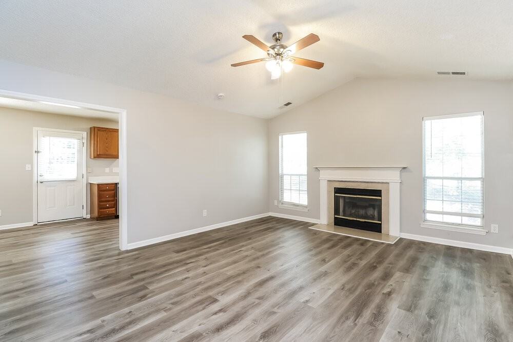 2601 Clarencefield Dr - Photo 4 of 16