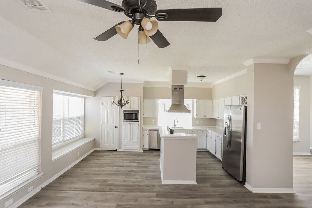 2001 Valley Falls Ave - Photo 5 of 16