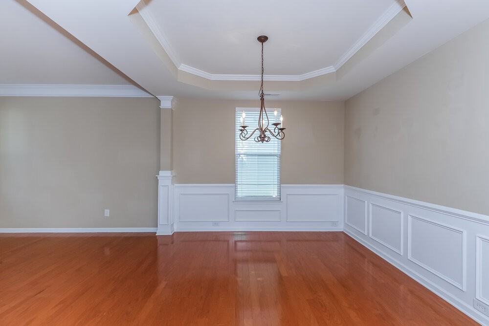 3004 Centerview Dr - Photo 3 of 16