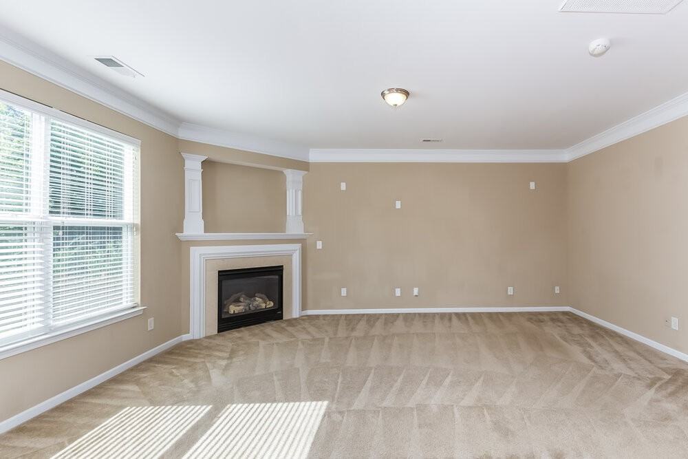 3004 Centerview Dr - Photo 6 of 16