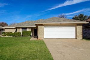 featured image of 900 Vicksburg Ln