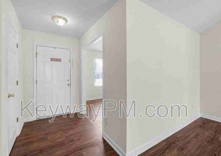 3803 Winchester Ct - Photo 3 of 19