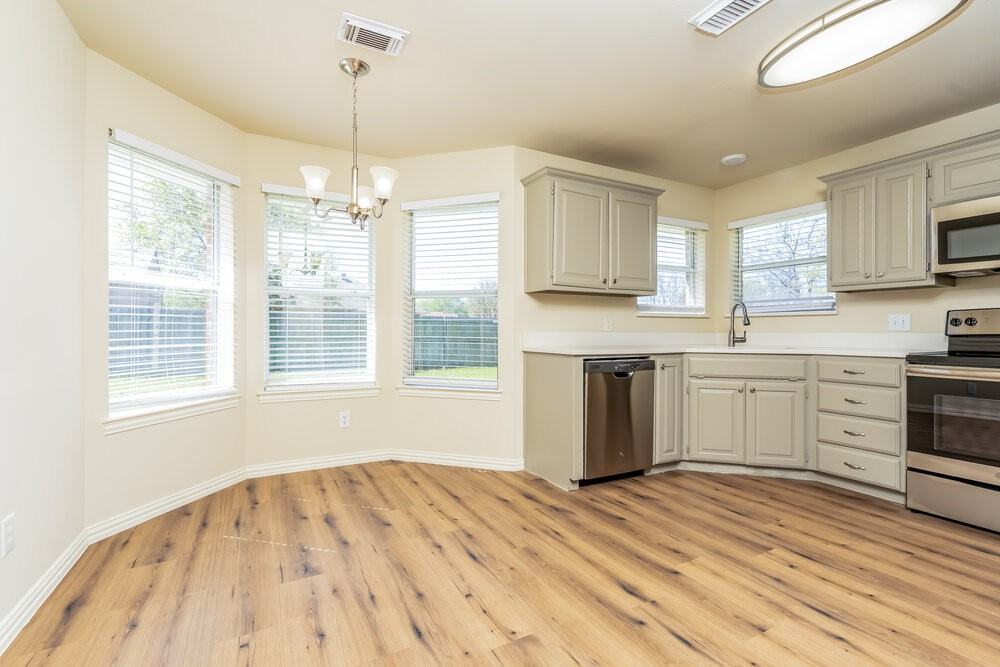 211 Dove Mdws - Photo 5 of 16