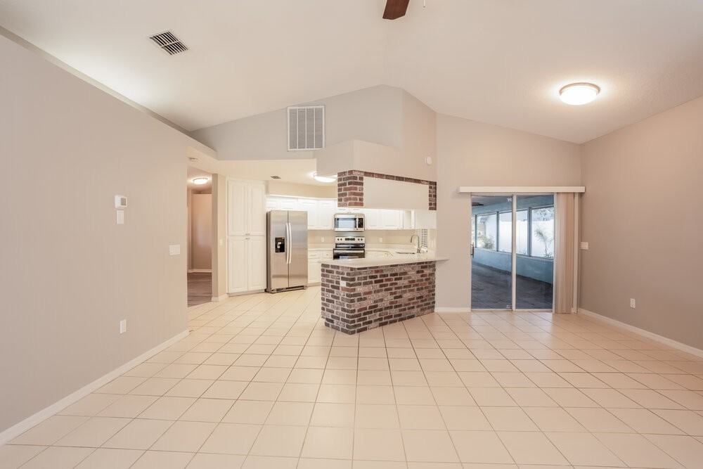 7530 Gunstock Dr - Photo 5 of 16