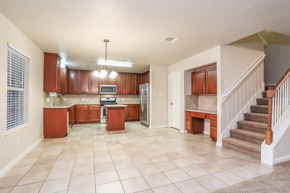 14819 Olde Manor Ln - Photo 6 of 19