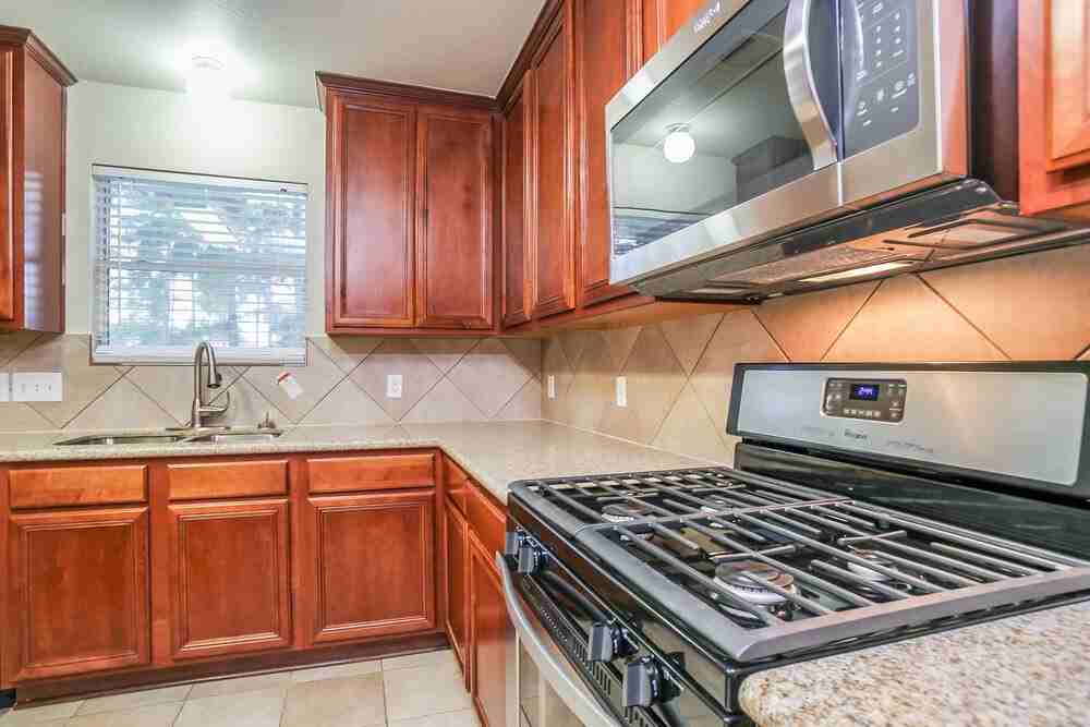 14819 Olde Manor Ln - Photo 7 of 19