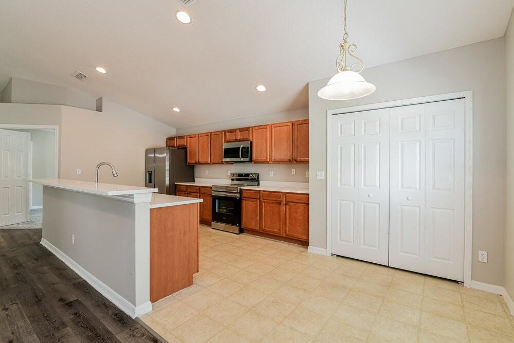 2055 Newtown Rd - Photo 7 of 16
