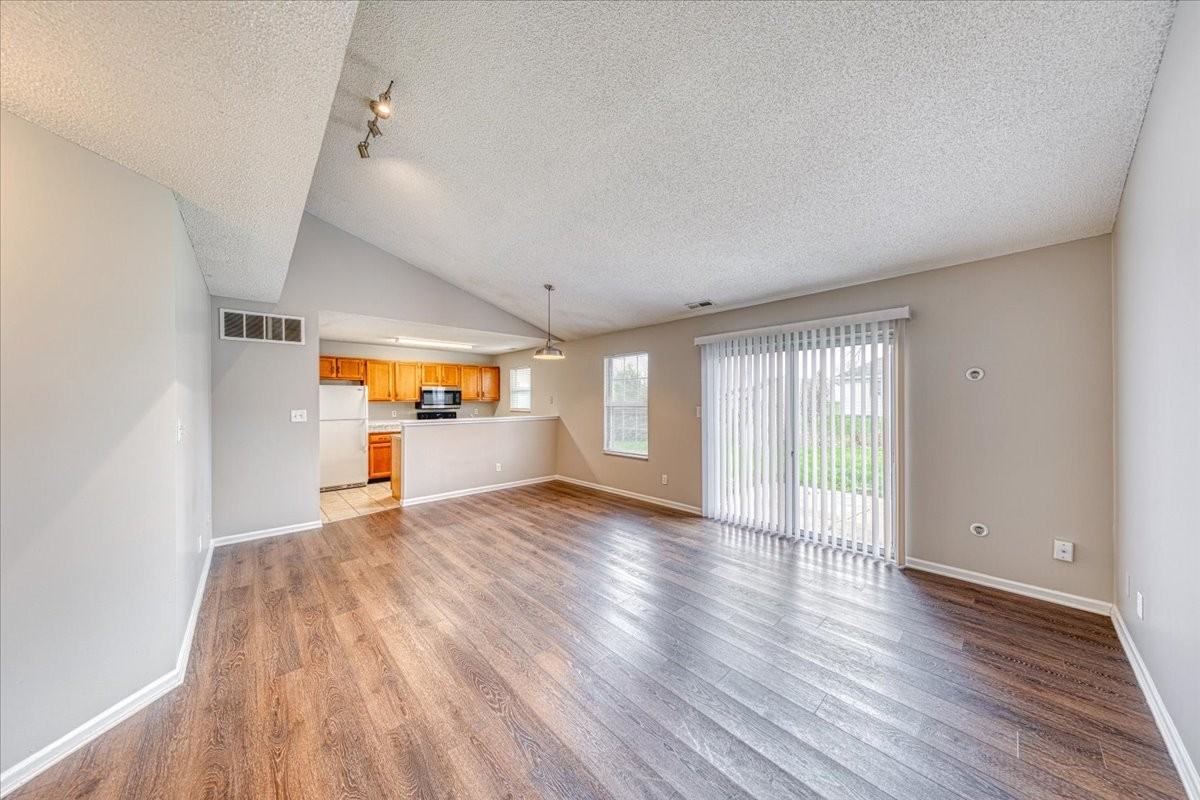 2715 E 28th St #1 - Photo 5 of 21