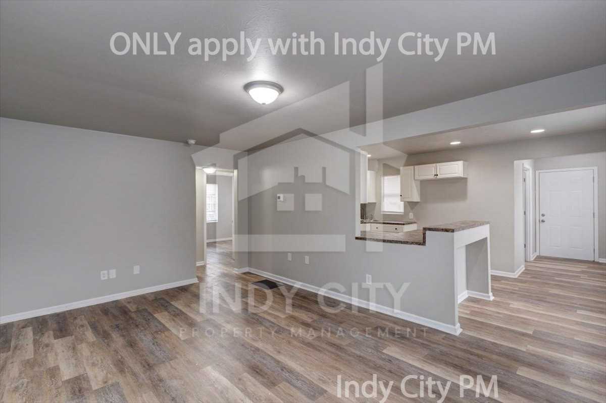 525 S Vine St #1 - Photo 3 of 20