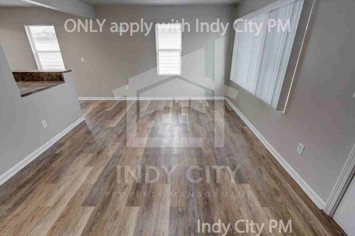 525 S Vine St #1 - Photo 6 of 20