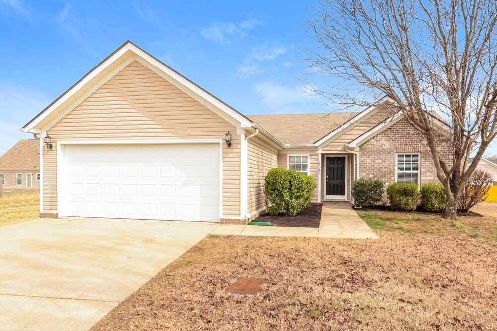 1316 S Hampton Ct