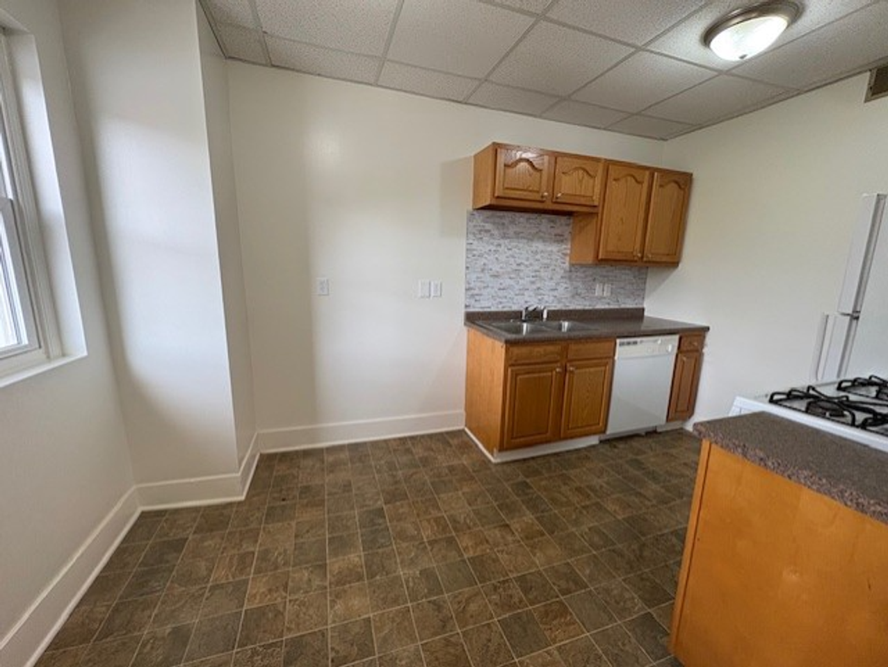 776 N Main St - Photo 3 of 9