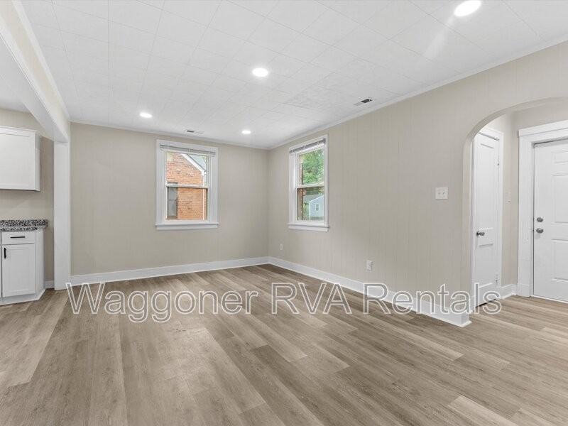 2513 Dana St - Photo 6 of 38