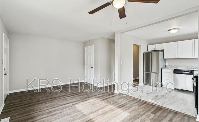 1239 24th St - Photo 4 of 10