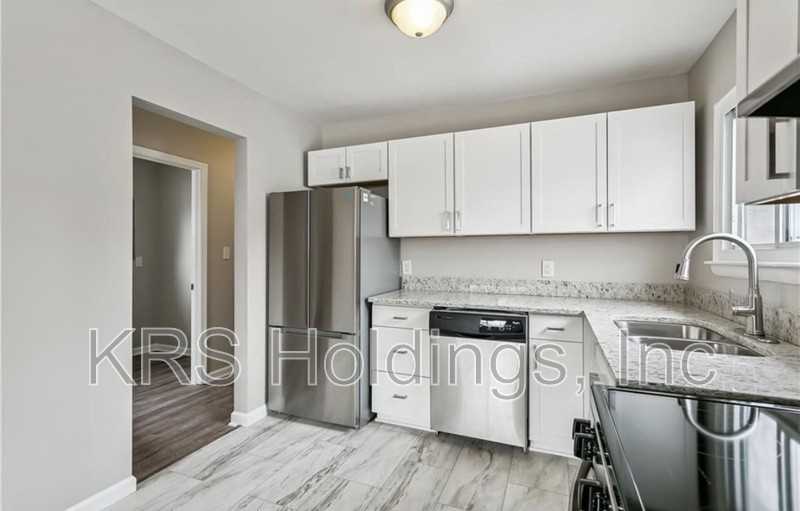 1239 24th St - Photo 5 of 10