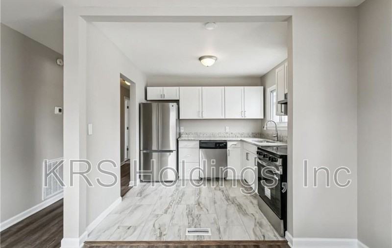 1239 24th St - Photo 6 of 10