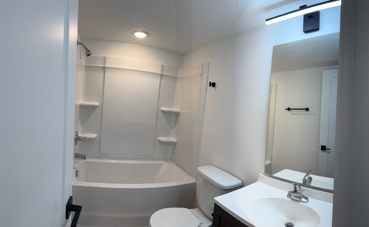 701 Monona Ave - Photo 2 of 4