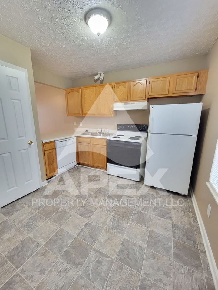 1813 Sweet View Way - Photo 7 of 19