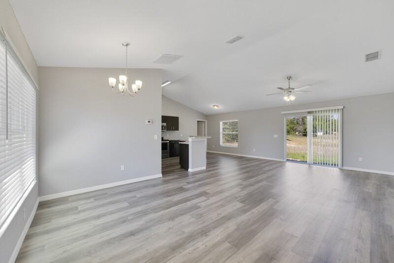6031 Sw 154th Place Rd - Photo 2 of 11