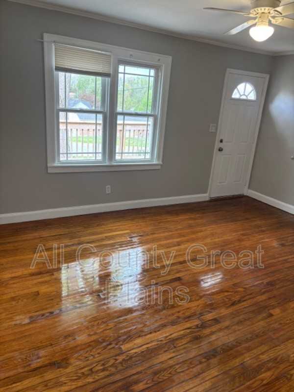 1219 N 51st St - Photo 3 of 7