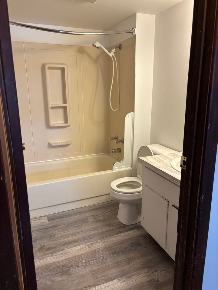 205 S 20th - Photo 3 of 10