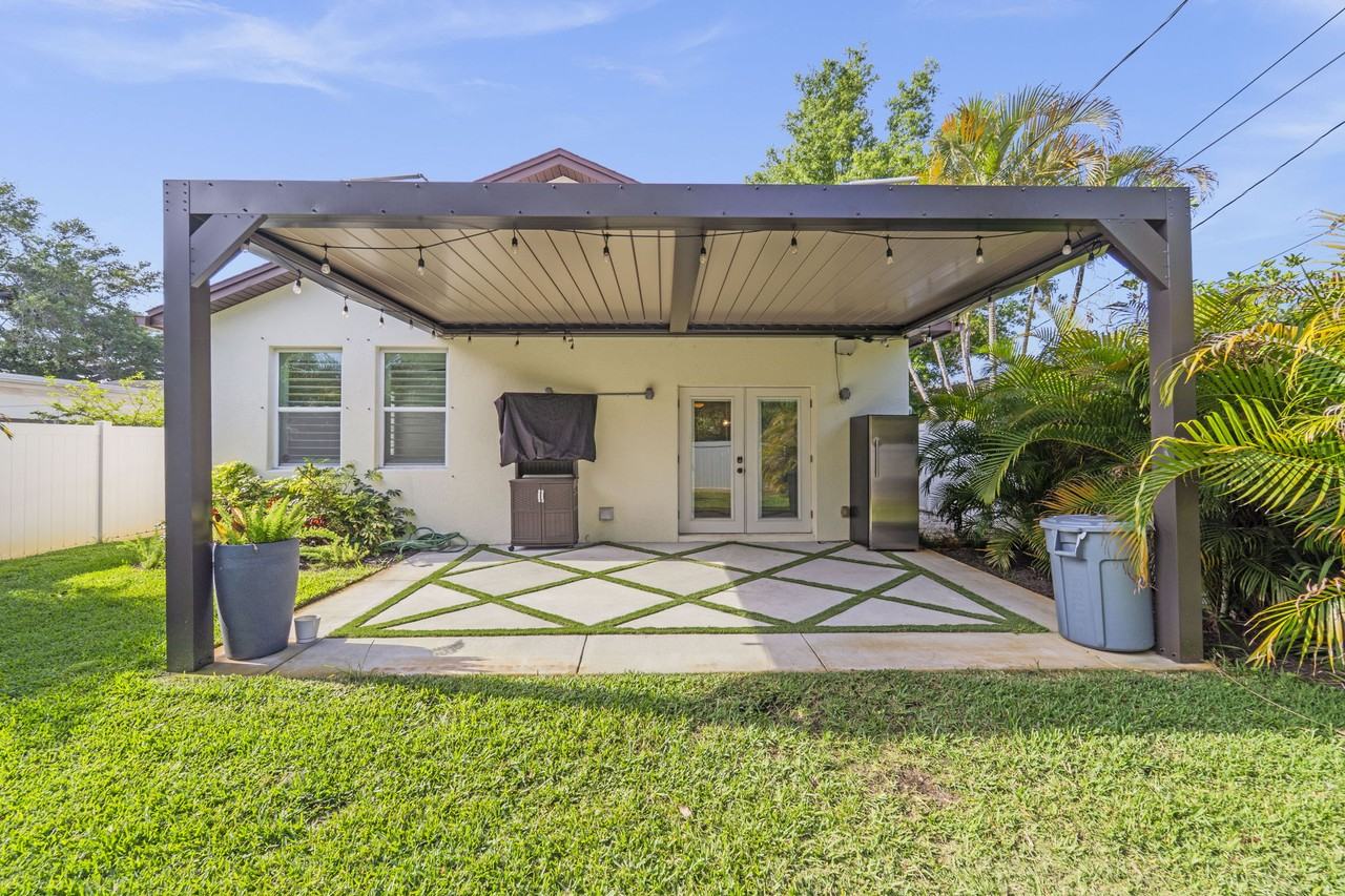 967 49th Ave N #1 - Photo 6 of 20