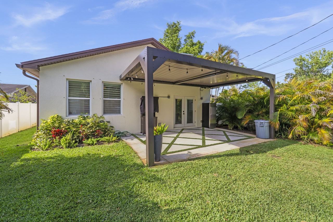 967 49th Ave N #1 - Photo 7 of 20