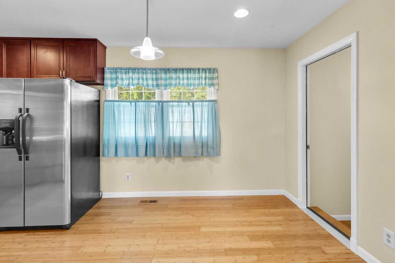 1644 Inverness Dr #SM - Photo 7 of 30