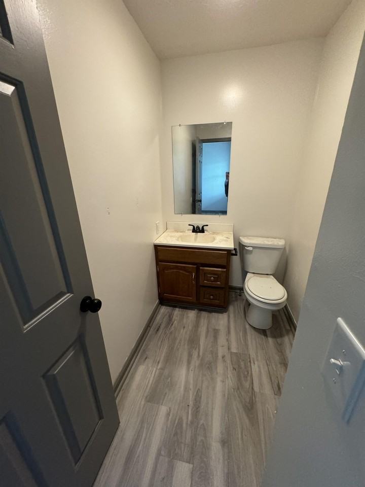 203 Hillsboro Rd #A - Photo 5 of 14