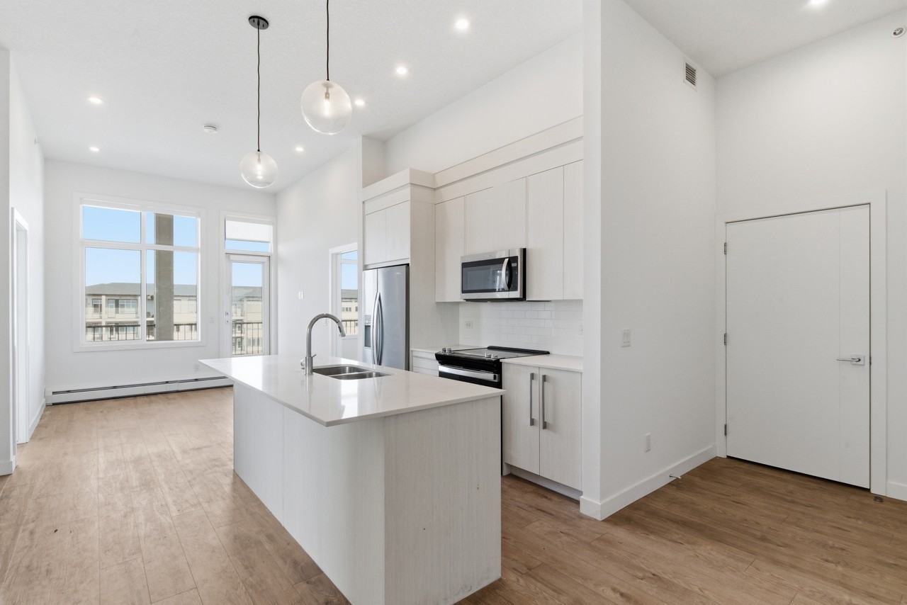 1516, 395 Skyview Parkway NE - 1 #1 - Photo 5 of 35