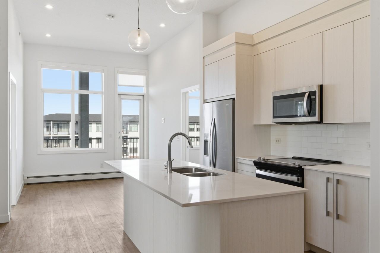 1516, 395 Skyview Parkway NE - 1 #1 - Photo 7 of 35