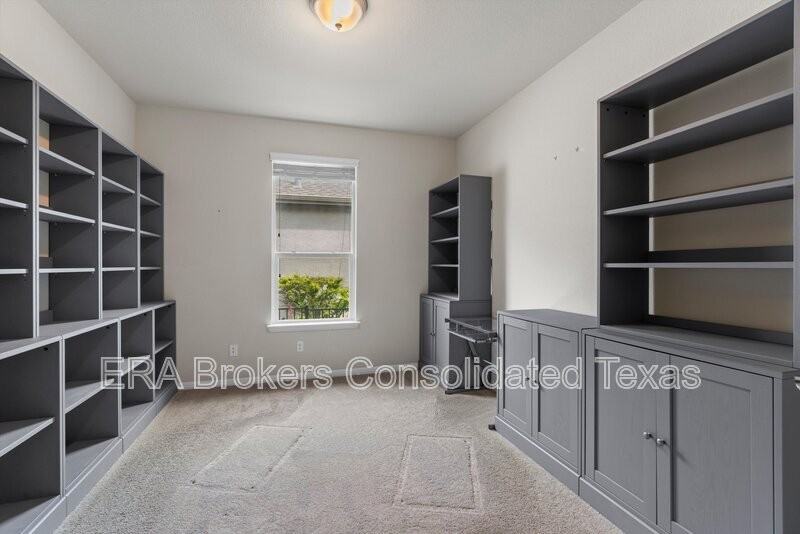 108 Calhoun Ln - Photo 4 of 31