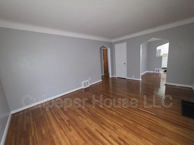 530 Mayfair Blvd - Photo 2 of 17