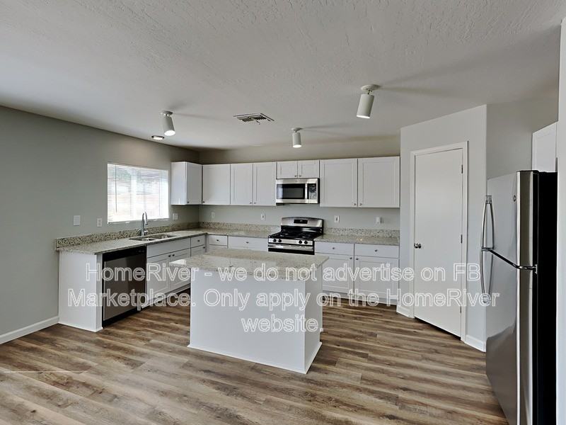 6029 W Wood St - Photo 6 of 23