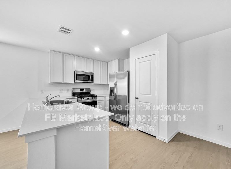 452 Texas Pecan Dr - Photo 2 of 22