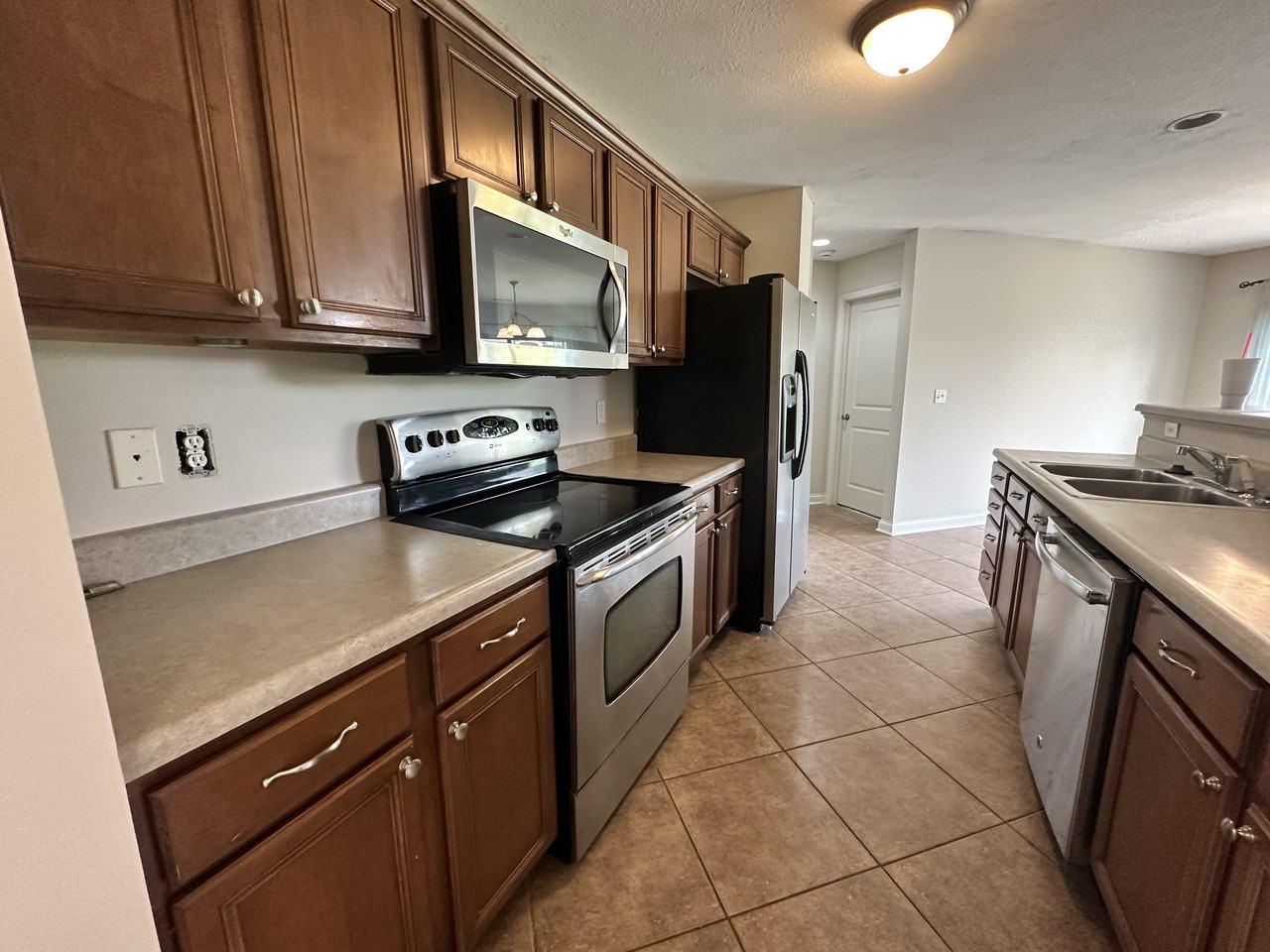 5711 Vero Way - Photo 2 of 17