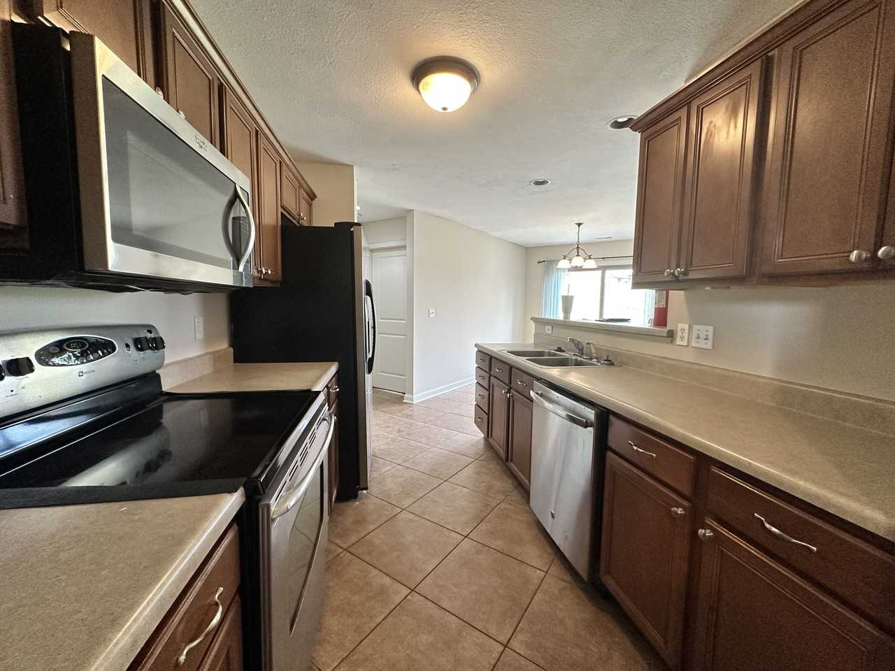 5711 Vero Way - Photo 3 of 17