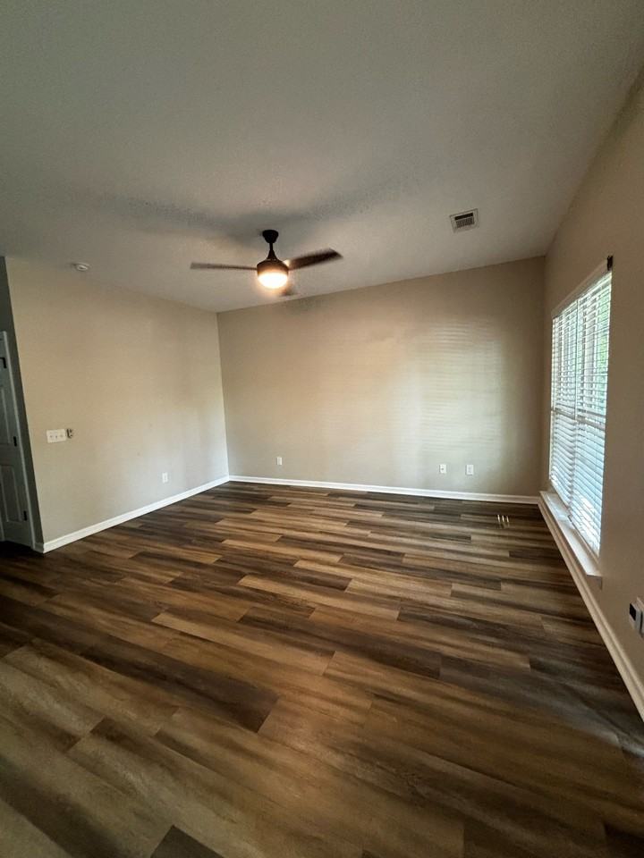 715 Truman St - Photo 2 of 19