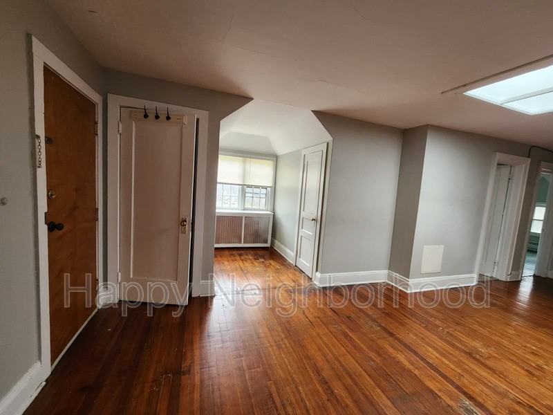 130 Bradley Avenueunit - Photo 2 of 8